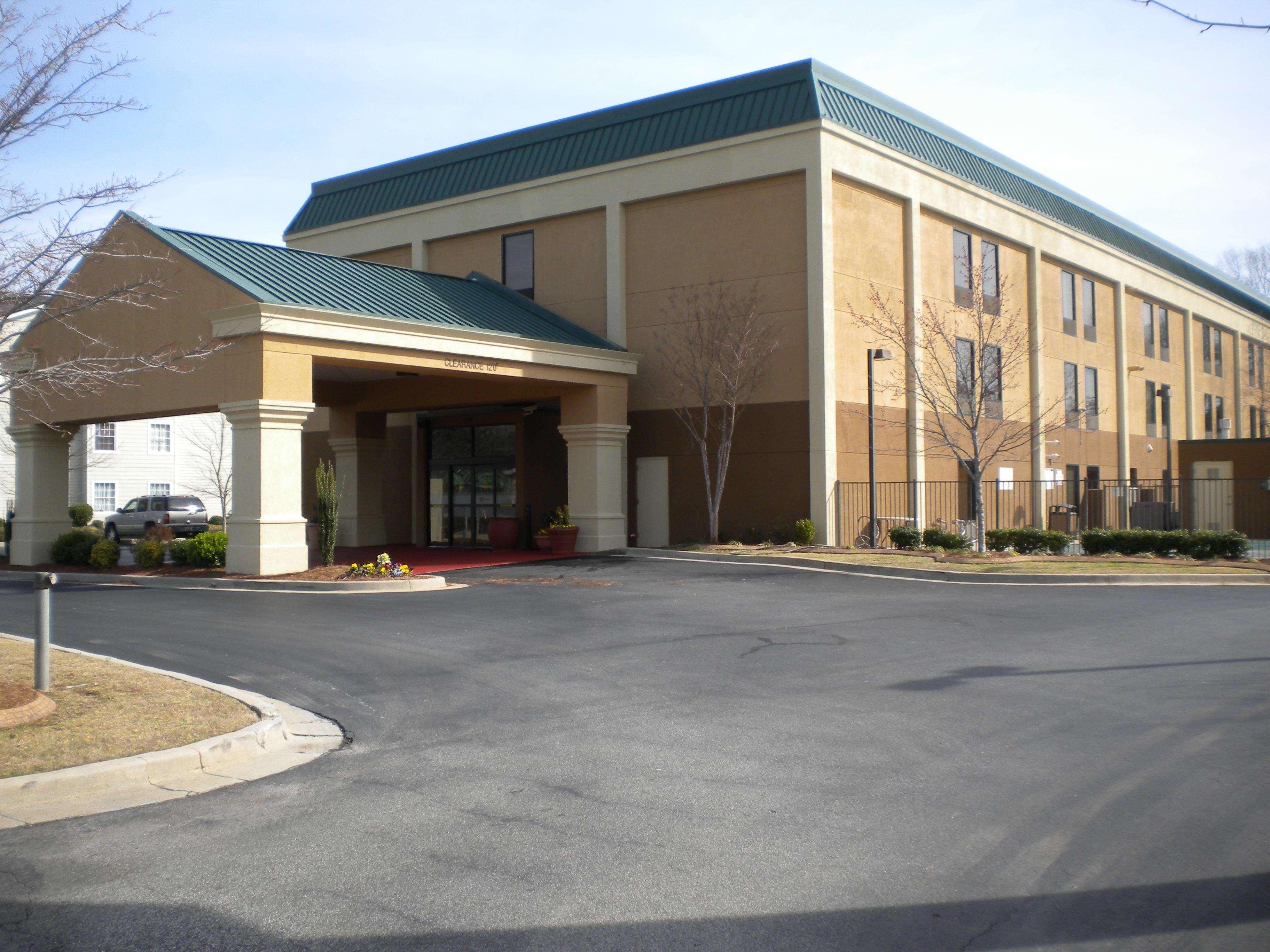 Hampton Inn Atlanta-Woodstock Exterior photo